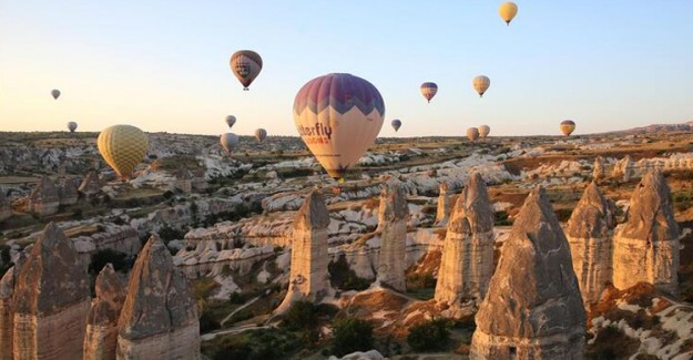 Kapadokya'da Hava Şartları Nedeniyle Balon Turları İptal Edildi