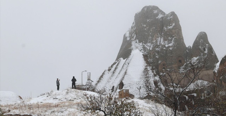 Kapadokya'da İlk Kar Beyaz Örtüyle Kaplandı