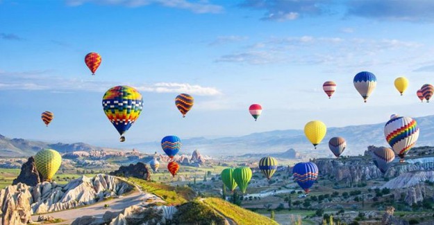 Kapadokya'ya Turist Akını Başladı