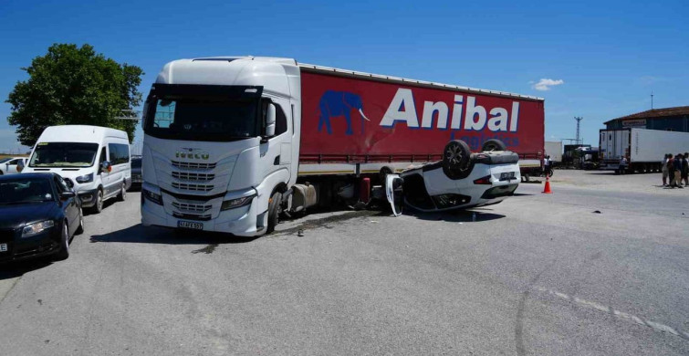 Kapıkule yolunda SUV araç ile tır çarpıştı: 2’si ağır 3 yaralı
