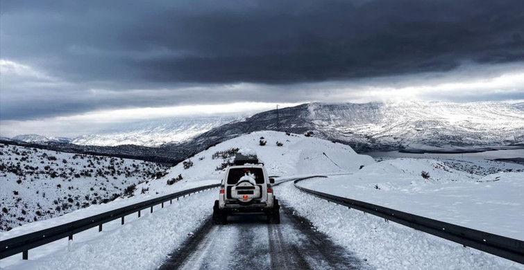 Kar Yağışı 224 Yerleşim Yerinin Yolunu Kapadı