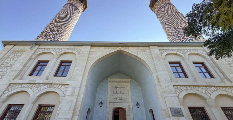 Karabağ'daki Tarihi Cuma Mescidi Yeniden İbadete Açıldı