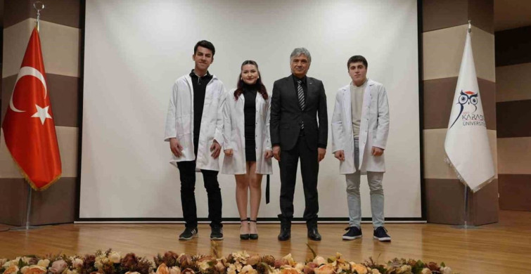 Karabük Üniversitesi'nde Kimya Öğrencilerine Önlük Giyme Töreni