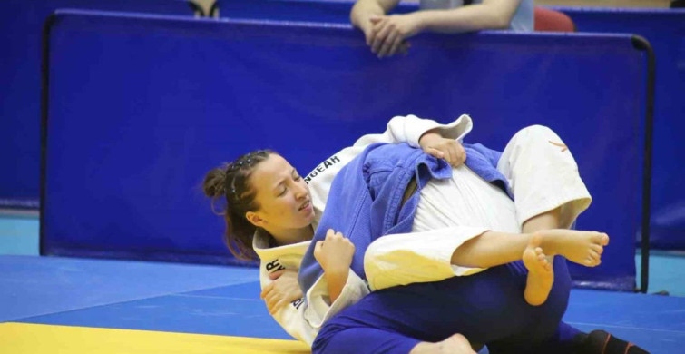 Karabük'te Anadolu yıldızlar ligi judo 1. etap grup müsabakaları başladı