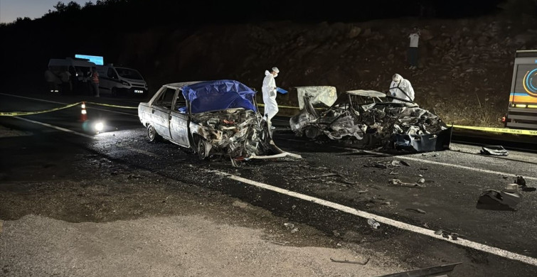 Karabük'te İki Otomobil Çarpıştı: 3 Ölü, 5 Yaralı