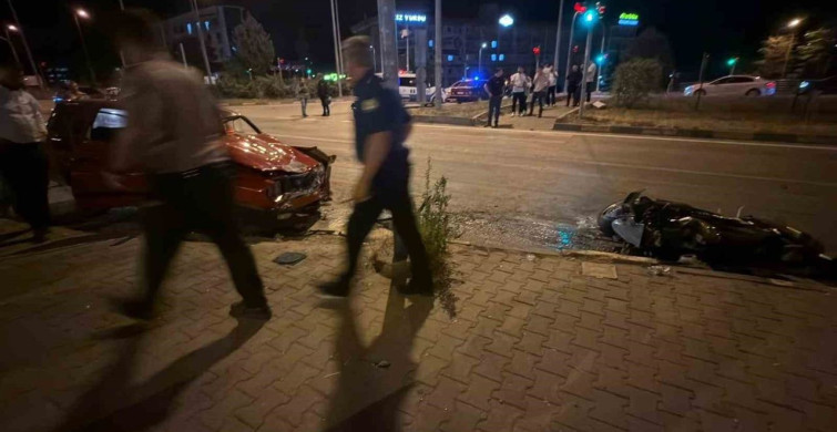 Karabük'te kırmızı ışık ihlali sonucu motosikletli genç ağır yaralandı