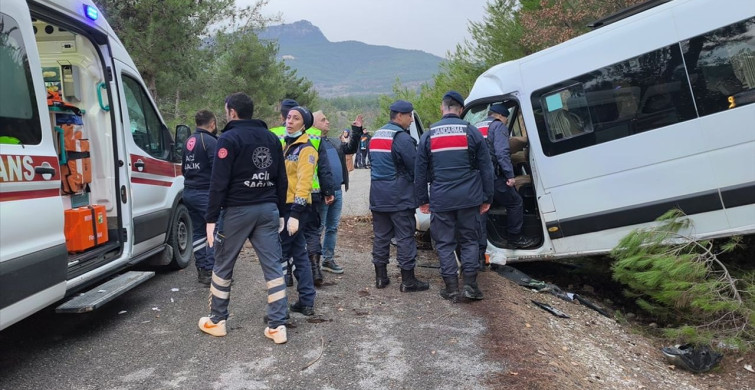 Karabük'te Minibüs Kazası: 17 Yaralı