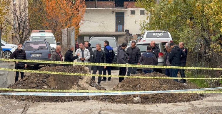 Karabük'te Okul İnşaatı Yanındaki Yolda Çökmeler Yaşandı
