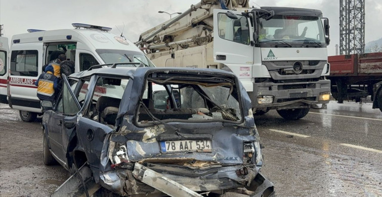 Karabük'te Otomobil Kazası: 5 Kişi Yaralandı