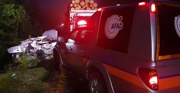 Karabük'te Otomobil ve Kamyon Çarpıştı: 2 Ölü 2 Yaralı