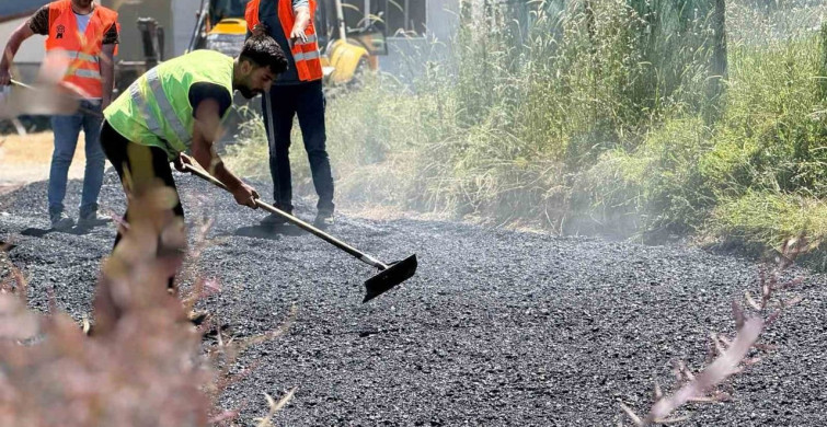 Karabük'te sıcak asfalt çalışmaları devam ediyor