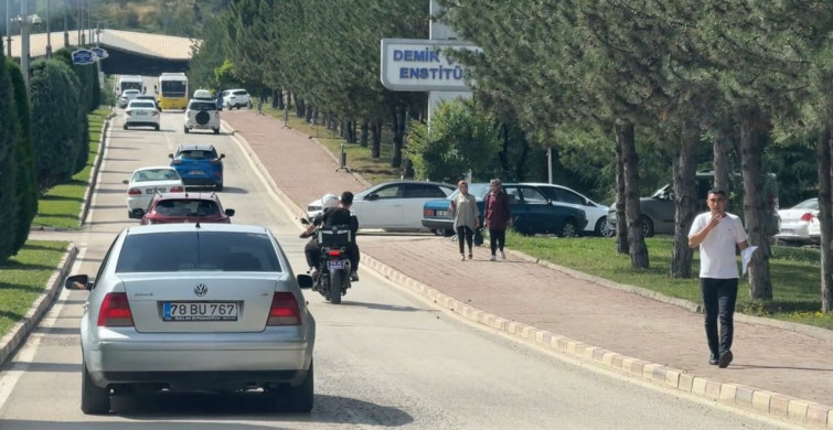 Karabük'te YKS'ye 20 saniye ile yetişemeyen aday üzüntü yaşadı