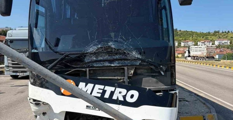 Karabük'te yolcu otobüsüyle zincirleme trafik kazası: 2 yaralı