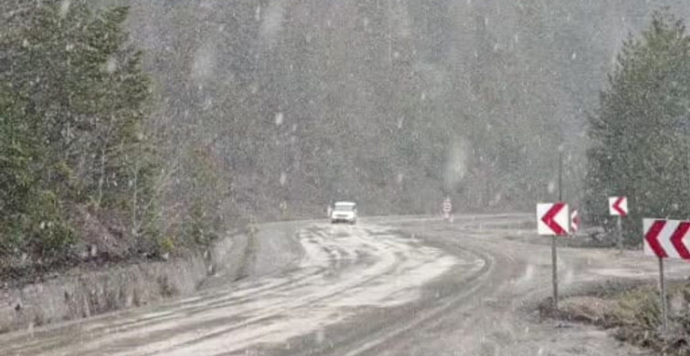 Karabük'ün Yüksek Kesimlerinde Nisan Ayında Kar Yağışı Başladı