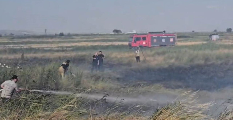 Karacabey'de otluk alanda çıkan yangın fabrikaya yaklaştı