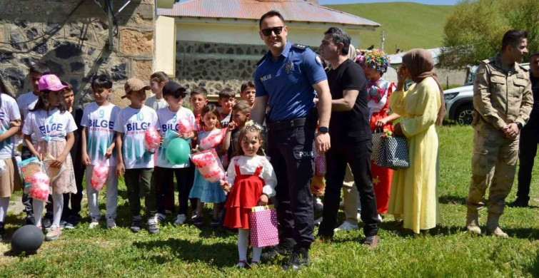 Karaçoban'dan Sosyal Sorumluluk Projesi Örneği: 'Orda Bir Köy Var Çok Da Uzak Değil'