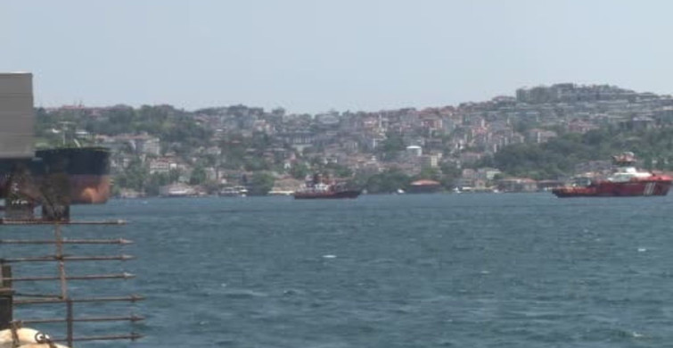 Karadeniz’de dron saldırısına uğrayan tanker İstanbul Boğazı’ndan geçti