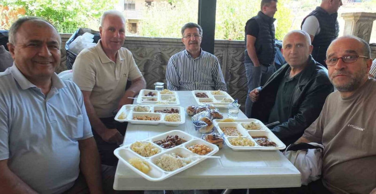 Karadere Köyü'nde Baharın Coşkusu: 3 Bin Kişilik Hayır Etkinliği