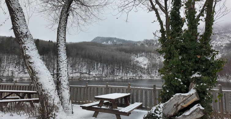 Karagöl Tabiat Parkı'na İlk Kar Yağdı