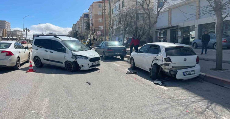 Karaman'da Hafif Ticari Araç Kazası: 1 Yaralı