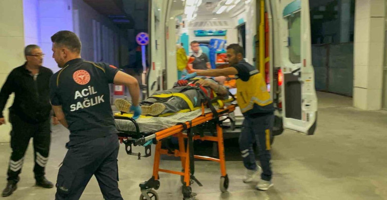 Karaman'da hafif ticari aracın çarptığı belediye işçisi ağır yaralandı