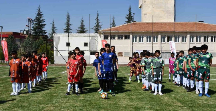Karaman'da Köy Çocukları Futbol Turnuvasında Buluştu