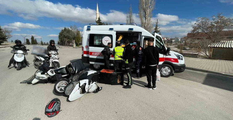 Karaman'da Motokuryelerin Çarpışması: 2 Yaralı