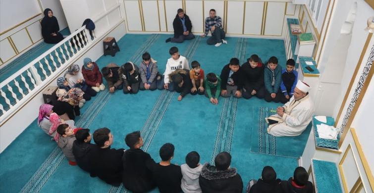 Karaman'da Proje ile Çocuklara Cami Sevgisi Aşılanıyor
