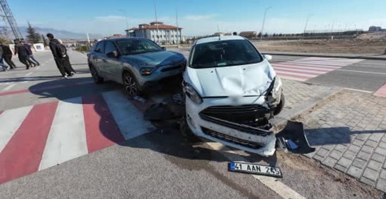 Karaman'da Trafik Kazası: Yaralı Yok Ama Maddi Hasar Var