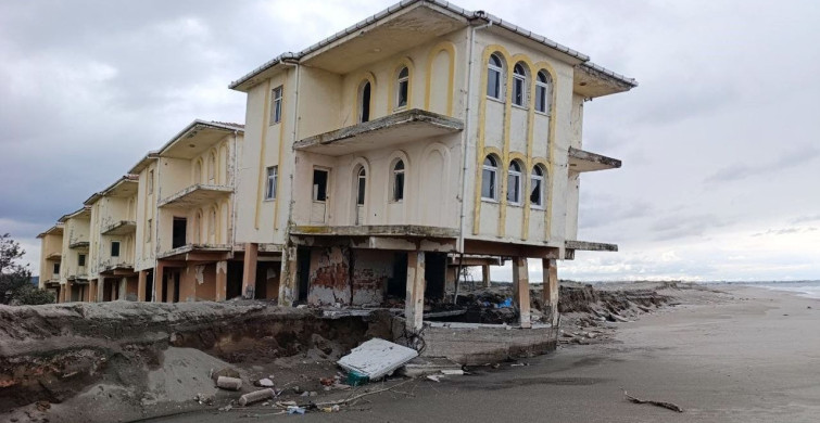 Karasu'da Kıyı Erozyonu: Villalar Tehlikede