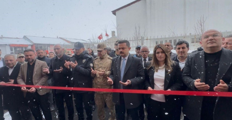 Karayazı'da Esnaf Derneği Açıldı