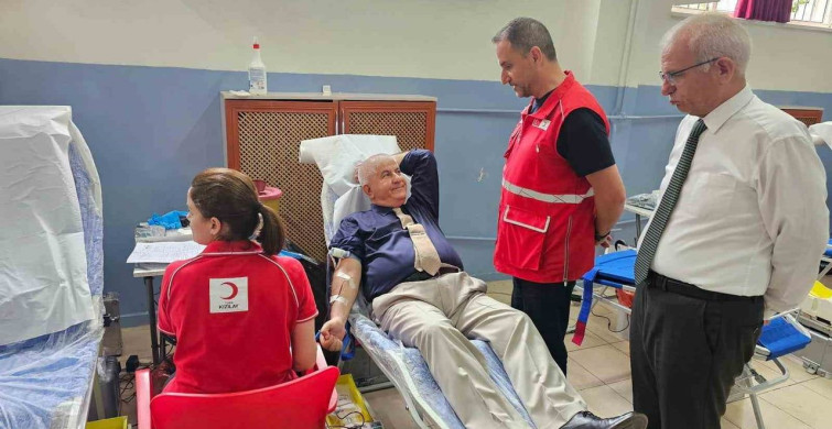 Karesi'de 'Kanpanya' ile eğitimciler kan bağışında bulundu