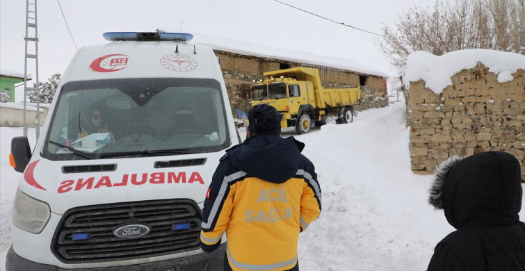 Karla Kaplı Yolda Hayat Kurtarma Seferberliği