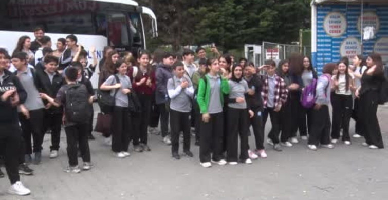 Karne gününde öğrencilere ücretsiz 1 ton balık ekmek