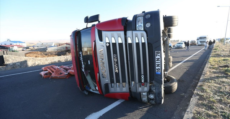 Kars-Ardahan Kara Yolunda Tır Kazası