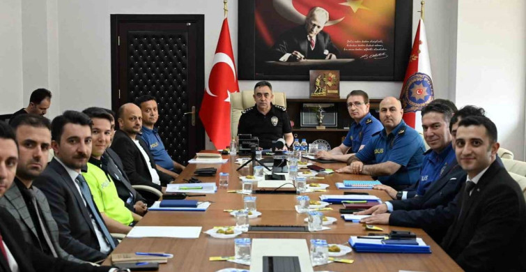 Kars Emniyet Müdürlüğü'nde güvenlik ve koordinasyon toplantısı yapıldı