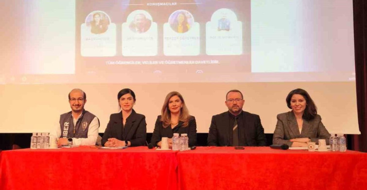Kars Emniyeti'nden Velilere Siber Güvenlik Semineri