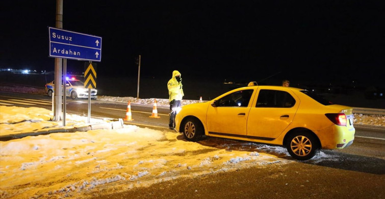 Kars-Göle Karayolu Tır Geçişlerine Kapatıldı