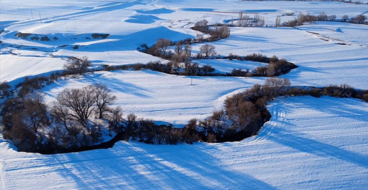 Kars’ın Menderesleri Mart Ayında Karla Kaplandı