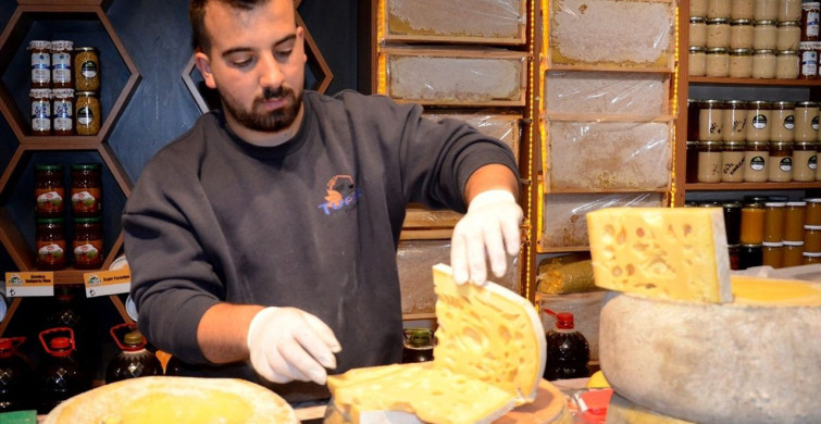 Kars'ın Tescilli Gravyer Peyniri Sezonu Açıldı