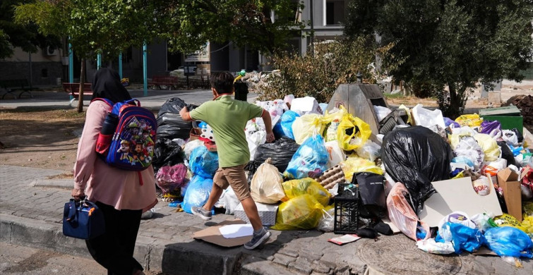 Karşıyaka'da Çöp Sorununa Tepkiler Büyüyor