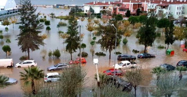 Karşıyaka'da Deniz İle Kara Birleşti