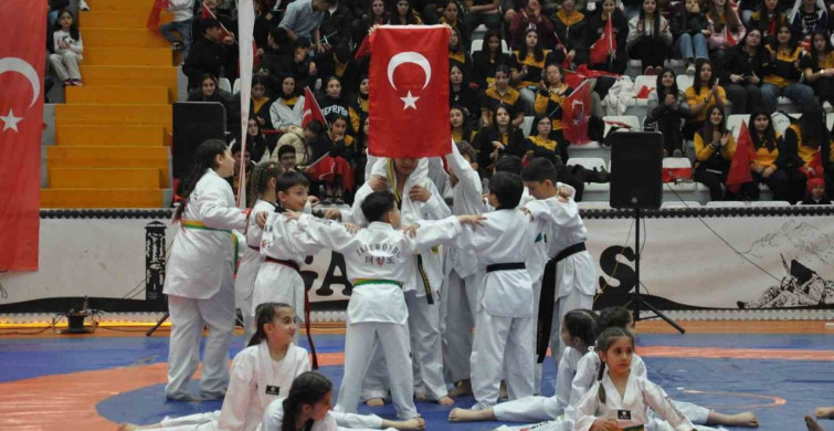 Kars'ta 19 Mayıs Coşkusu