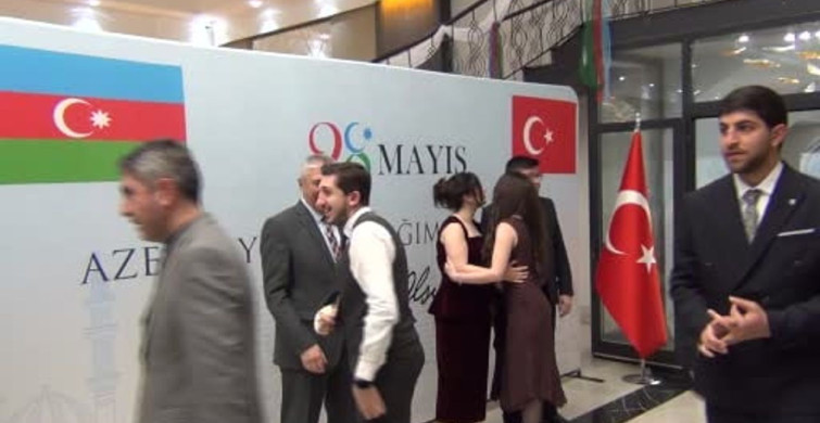 Kars'ta Azerbaycan'ın Bağımsızlık Günü Kutlamaları
