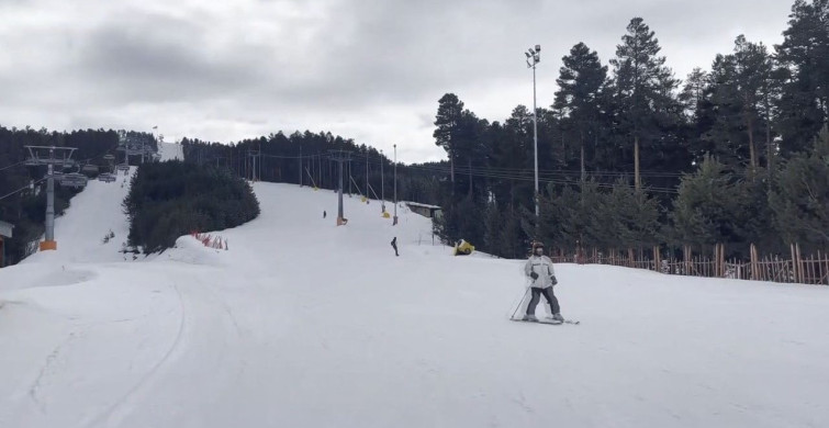 Kars'ta Bahar Ortasında Kayak Keyfi: Sarıkamış Sezonu Devam Ediyor
