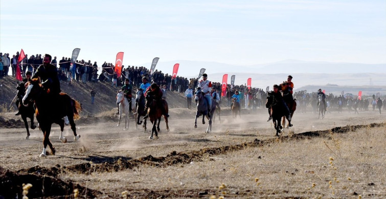 Kars’ta Cirit ve At Yarışları Heyecanı