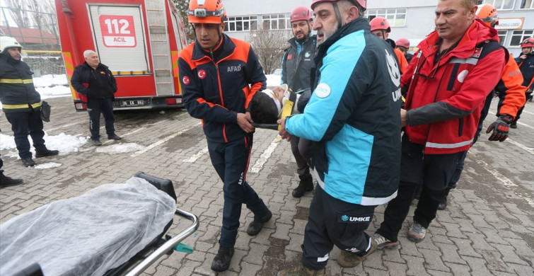 Kars'ta Deprem ve Yangın Tatbikatı Başarıyla Gerçekleştirildi