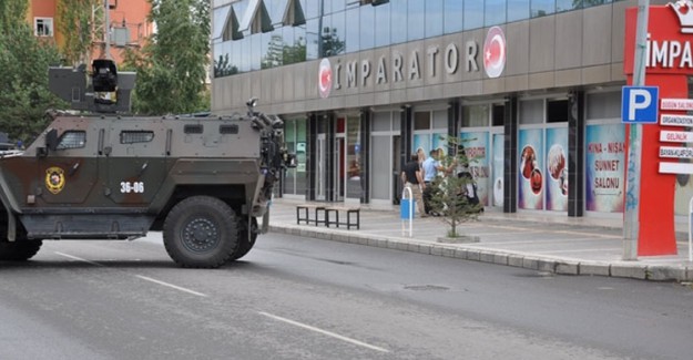 Kars'ta İki Aile Arasında Silahlı Kavga Çıktı! 1 Kişi Hayatını Kaybetti