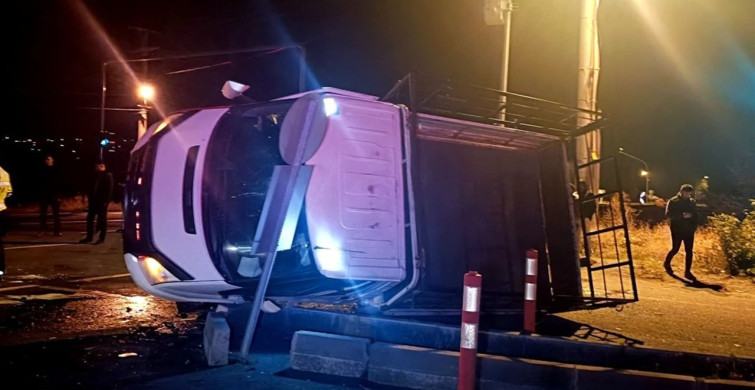 Kars'ta Kamyonet ve Pikap Çarpıştığı Kazada 3 Yaralı