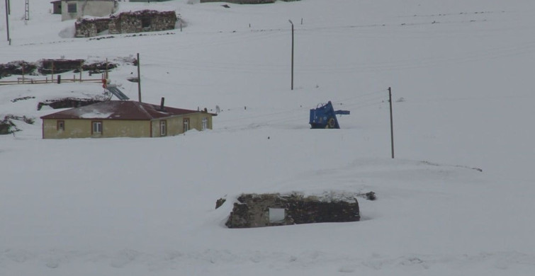 Kars'ta Mart Sonunda Kış Geri Döndü